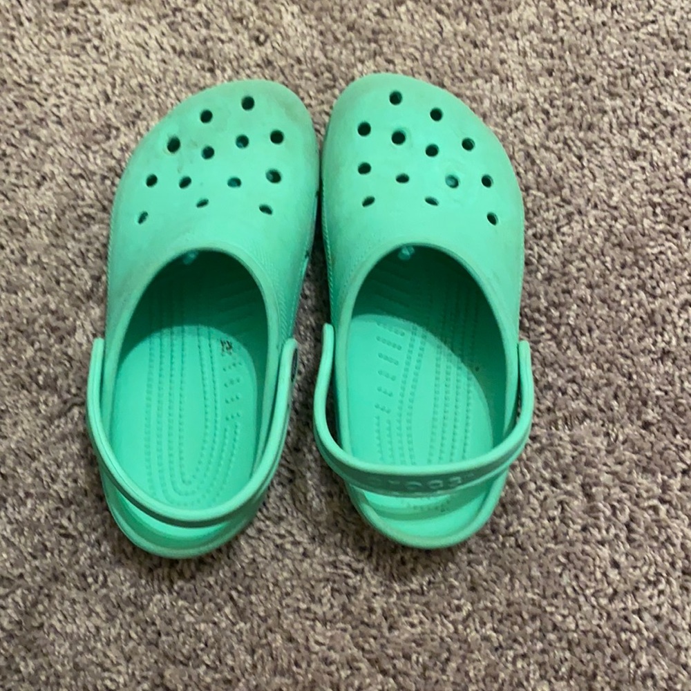Teal crocs
